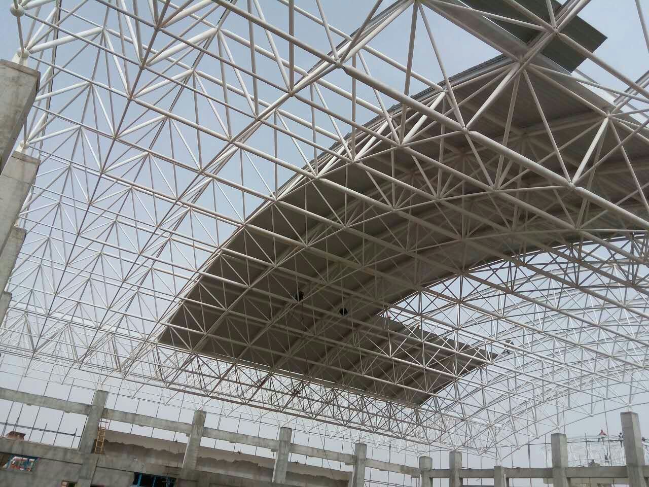 江苏青岛一汽网架